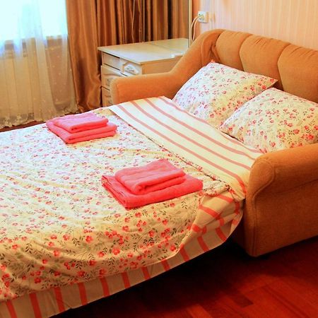 Apartment Near Metro Akademgorodok Kiev Ngoại thất bức ảnh