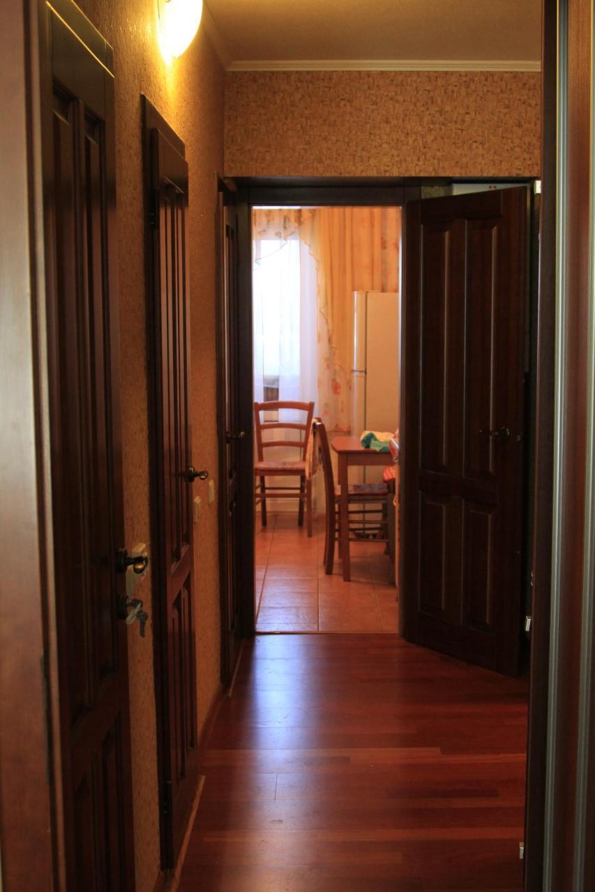 Apartment Near Metro Akademgorodok Kiev Ngoại thất bức ảnh