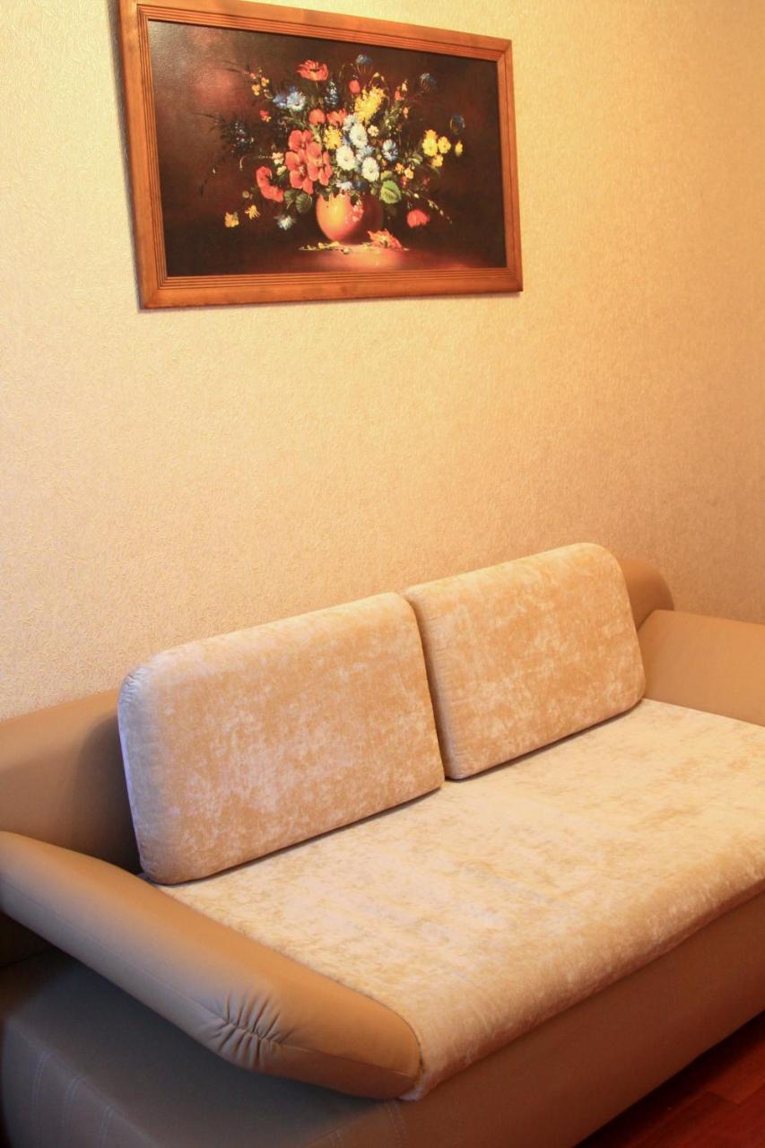 Apartment Near Metro Akademgorodok Kiev Ngoại thất bức ảnh