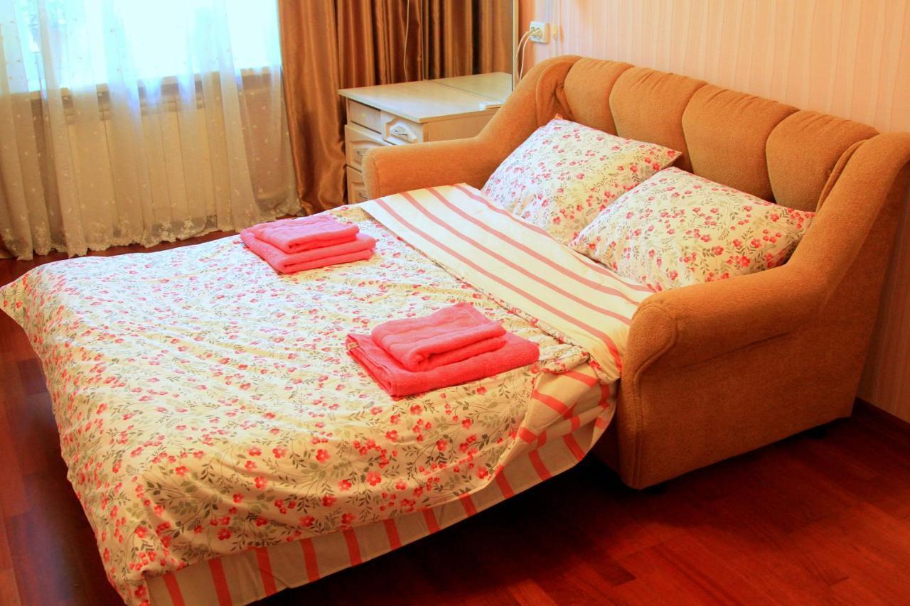 Apartment Near Metro Akademgorodok Kiev Ngoại thất bức ảnh